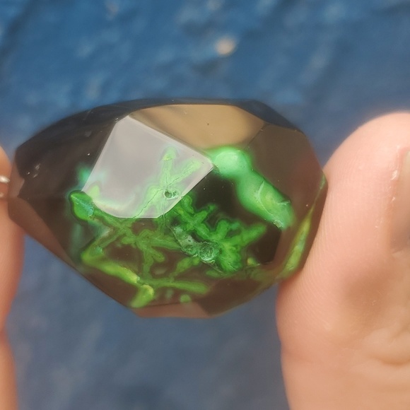 New Faceted Green & Black Fire Agate Pendant. - Picture 10 of 15